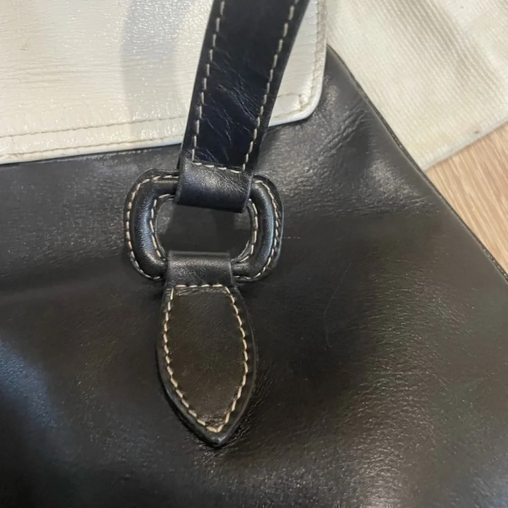 PRADA LEATHER BAG BLACK AND WHITE - Picture 14 of 16